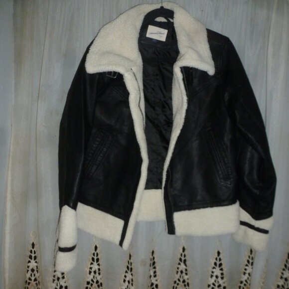 Stylish Full zip  Black Faux Leather Moto Jacket Size Med - Picture 4 of 12